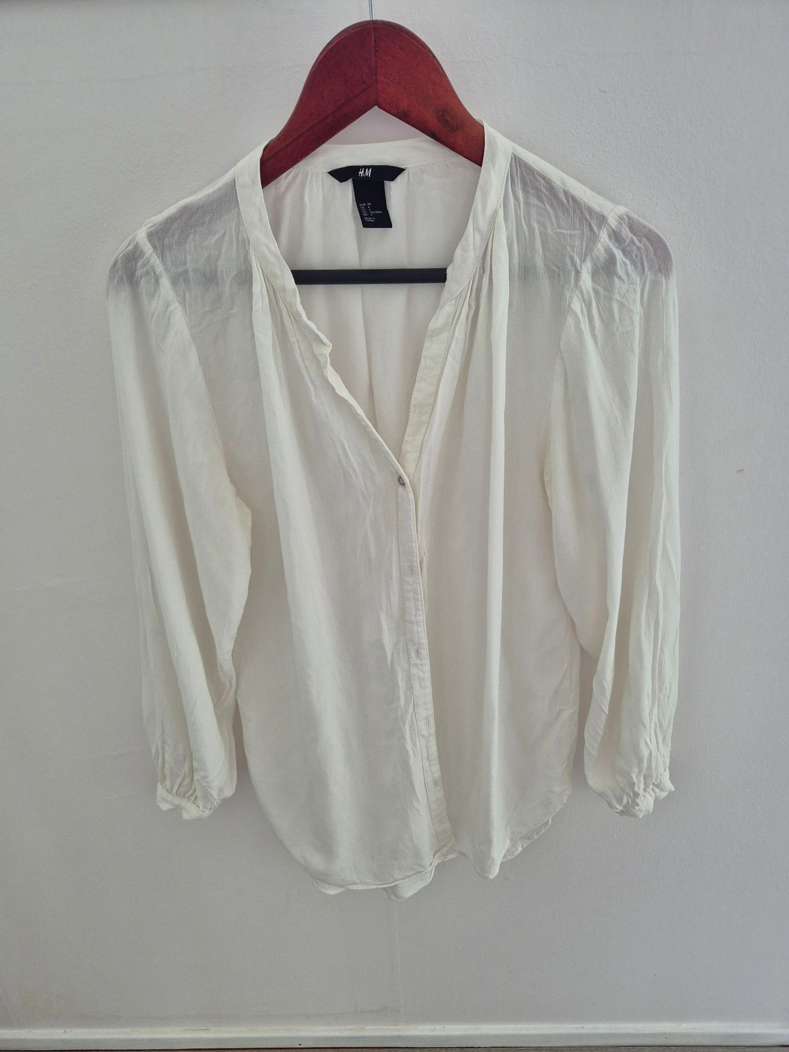 H&M Luchtige Off-White Blouse met Ruches & V-Hals – Maat XS (34)
